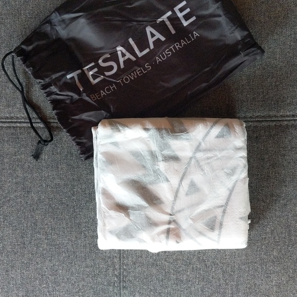 NWT Tesalate Phoenix Sand-free Beach Towel - Picture 4 of 17